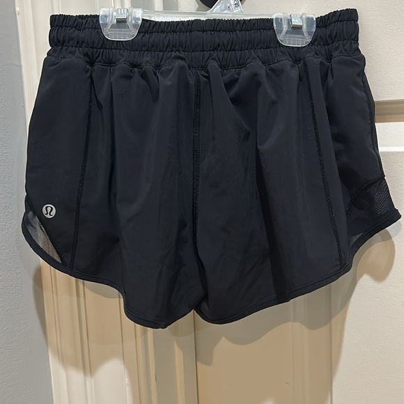 Size 4, 2.5” lululemon hotty hot shorts - Picture 2 of 3
